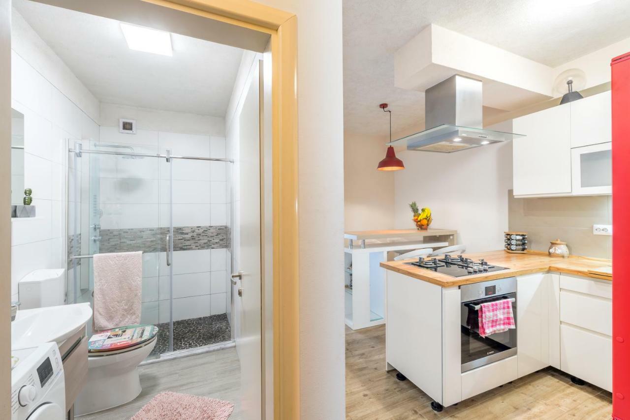 Alena Luxury Apartment With Jacuzzi Сплит Екстериор снимка