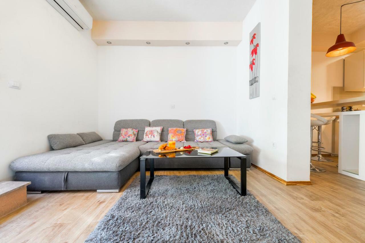 Alena Luxury Apartment With Jacuzzi Сплит Екстериор снимка