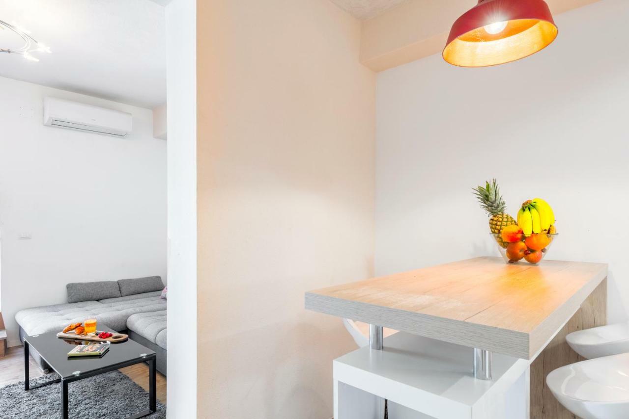 Alena Luxury Apartment With Jacuzzi Сплит Екстериор снимка