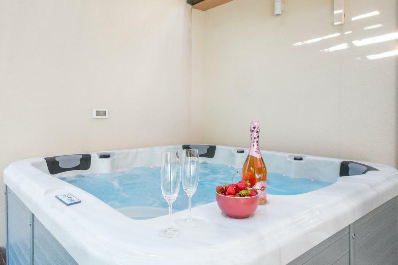 Alena Luxury Apartment With Jacuzzi Сплит Екстериор снимка